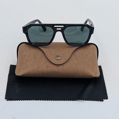 Rayban RB 4397 Corrigan Zwarte Zonnebril - Nette staat