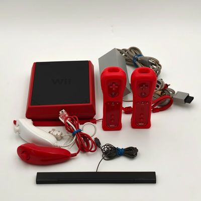 Wii Mini Rood met 2 Controllers Motion Plus + Nun Chucks