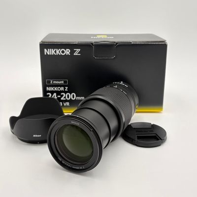 Nikon NIKKOR 24-200mm 1:4-6.3 VR Lens - Zgan + Bon
