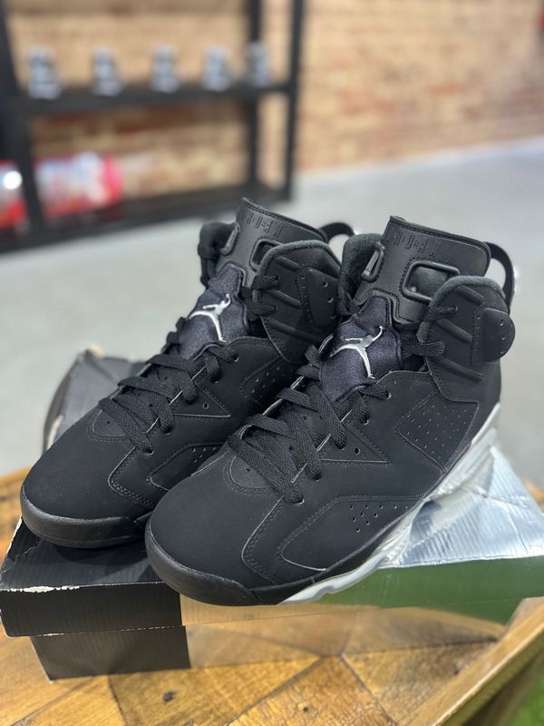 Pre-owned Jordan 6 Chrome (2022)