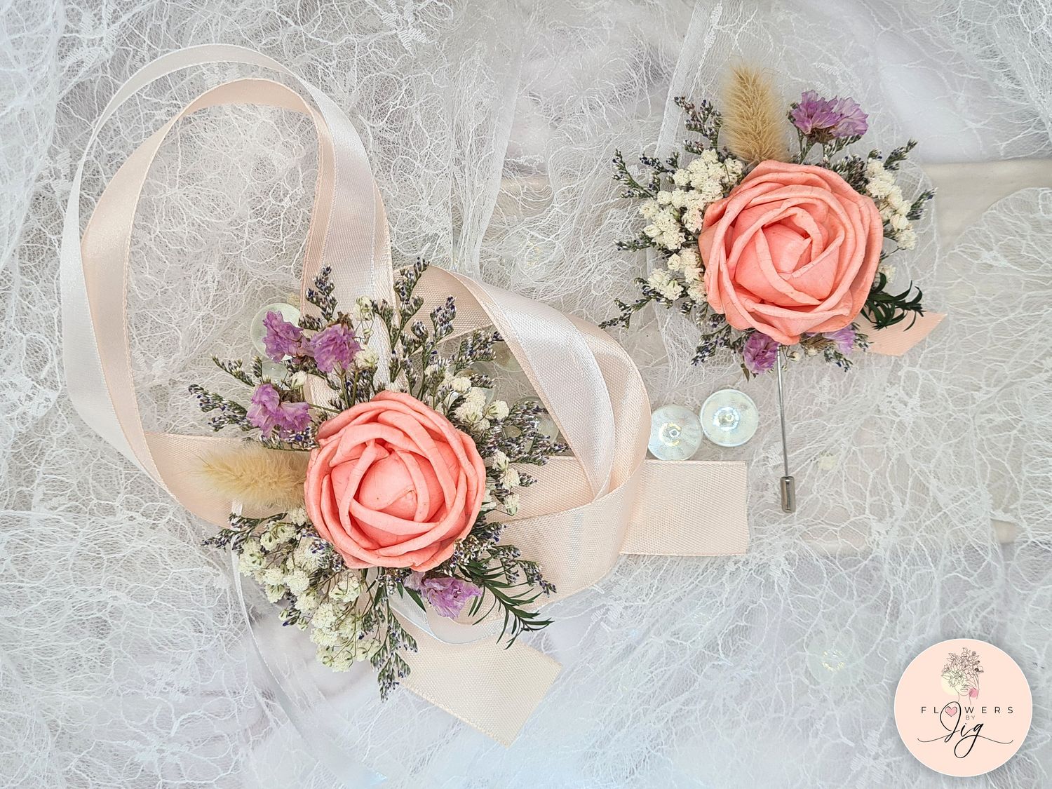 Handcrafted sola wood corsage featuring a peach rose with statice, rabbit tail, hydrangea, and gypsophila. Adorned with peach and white satin ribbons, perfect for weddings, proms, and formal events. Eco-friendly and long-lasting.