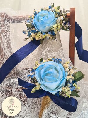 Elegant Light Blue Rose Boutonniere handcrafted from durable sola wood. Eco-friendly alternative with realistic petals, perfect for weddings and proms. Long-lasting keepsake.