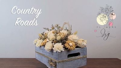 Dried Flower Table Decoration - Sola Wood and Dried Flowers in Rustic Box, Boho Style, Perfect Farmhouse Charm Decor, Ideal for Any Room