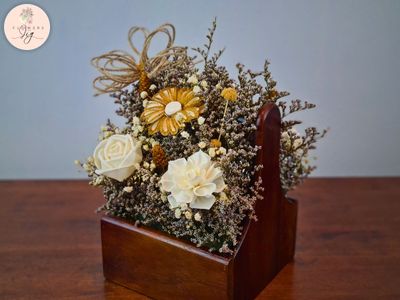 Discover rustic charm with our Farmhouse Floral Sola Wood Floral Box. Hand-crafted flowers and dried meadow grass in a brown wood box make a beautiful centerpiece for weddings, events, or home decor, bringing countryside warmth indoors