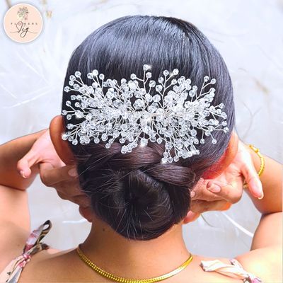 Elegant Bridal Headpiece with Crystal Beads