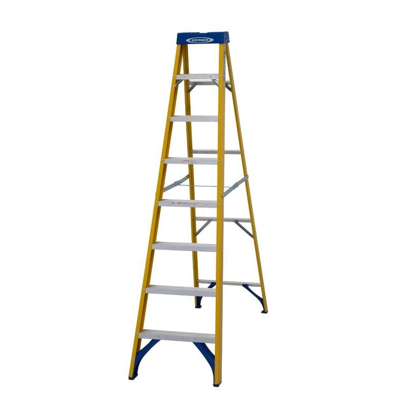 Werner Trade Fibreglass Swingback Step Ladder 8 TREAD