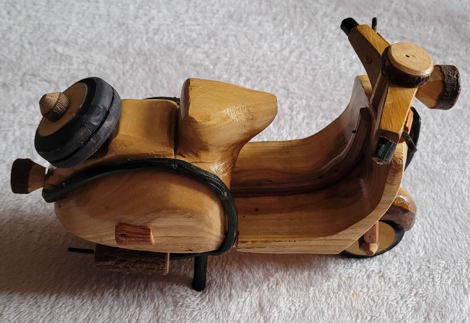 vespa en bois