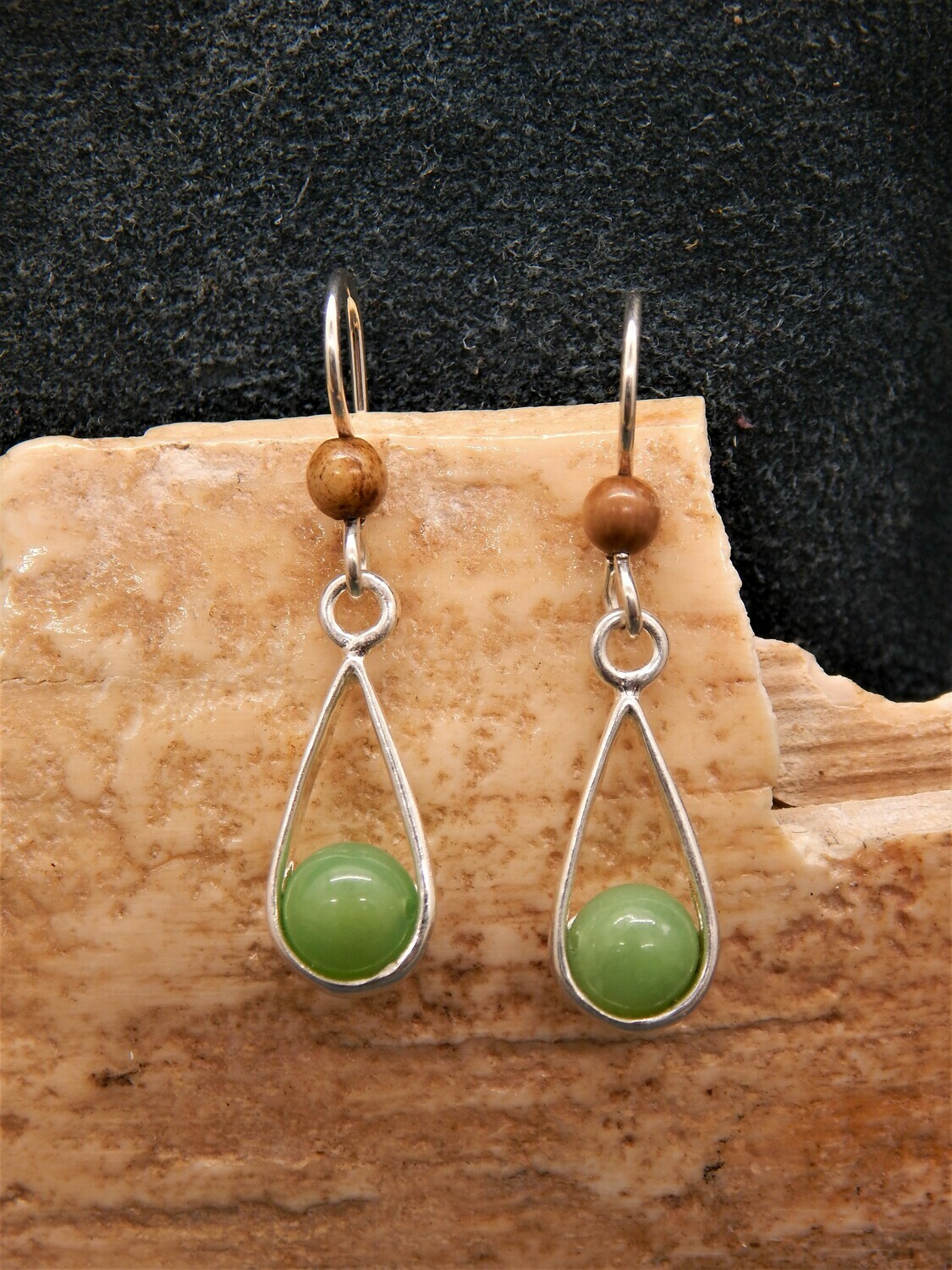 Jade Ball/Mammoth Ivory