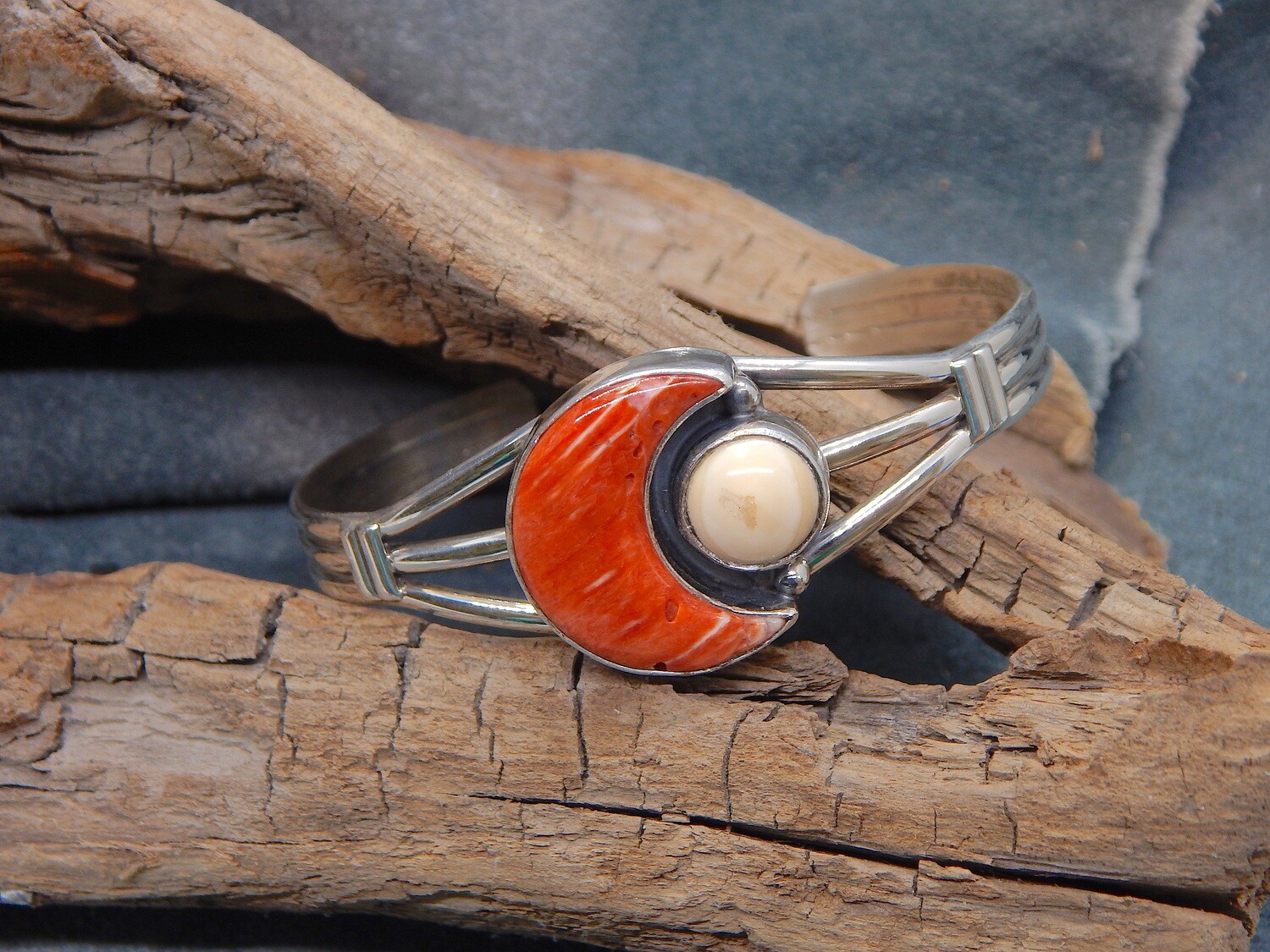 Walrus Ivory and Spiny Oyster Bracelet