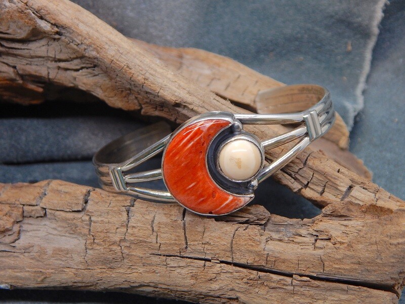 Walrus Ivory and Spiny Oyster Bracelet