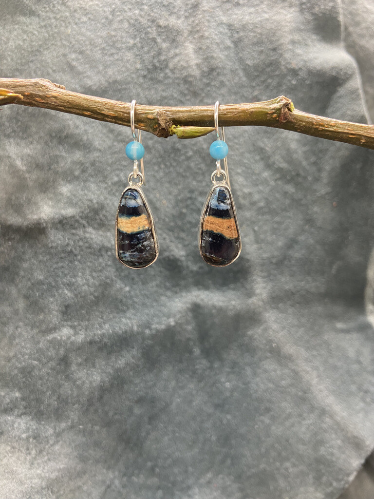 Mammoth Tooth &amp; 4mm Larimar Bead