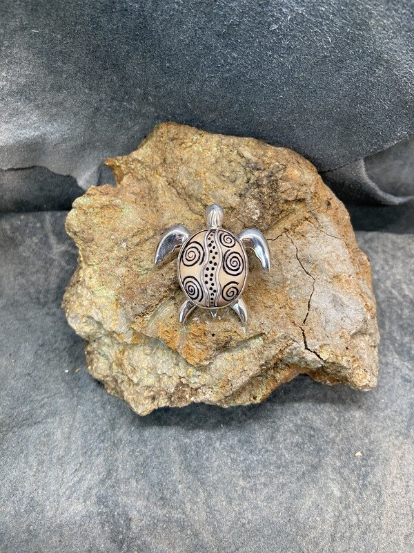 &quot;Turtle&quot; Pin/Pendant Combo