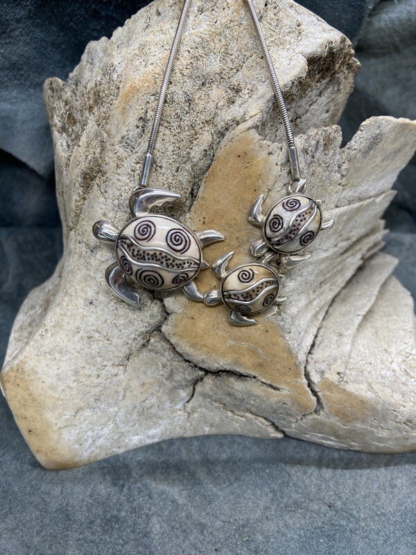 &quot;Mother &amp; Baby Turtles&quot; Necklace