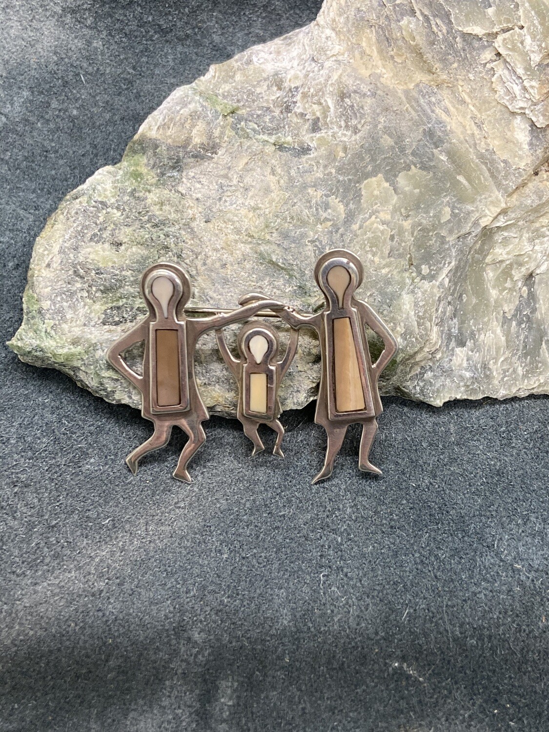 &quot;Family&quot; Pin/Pendant Combo