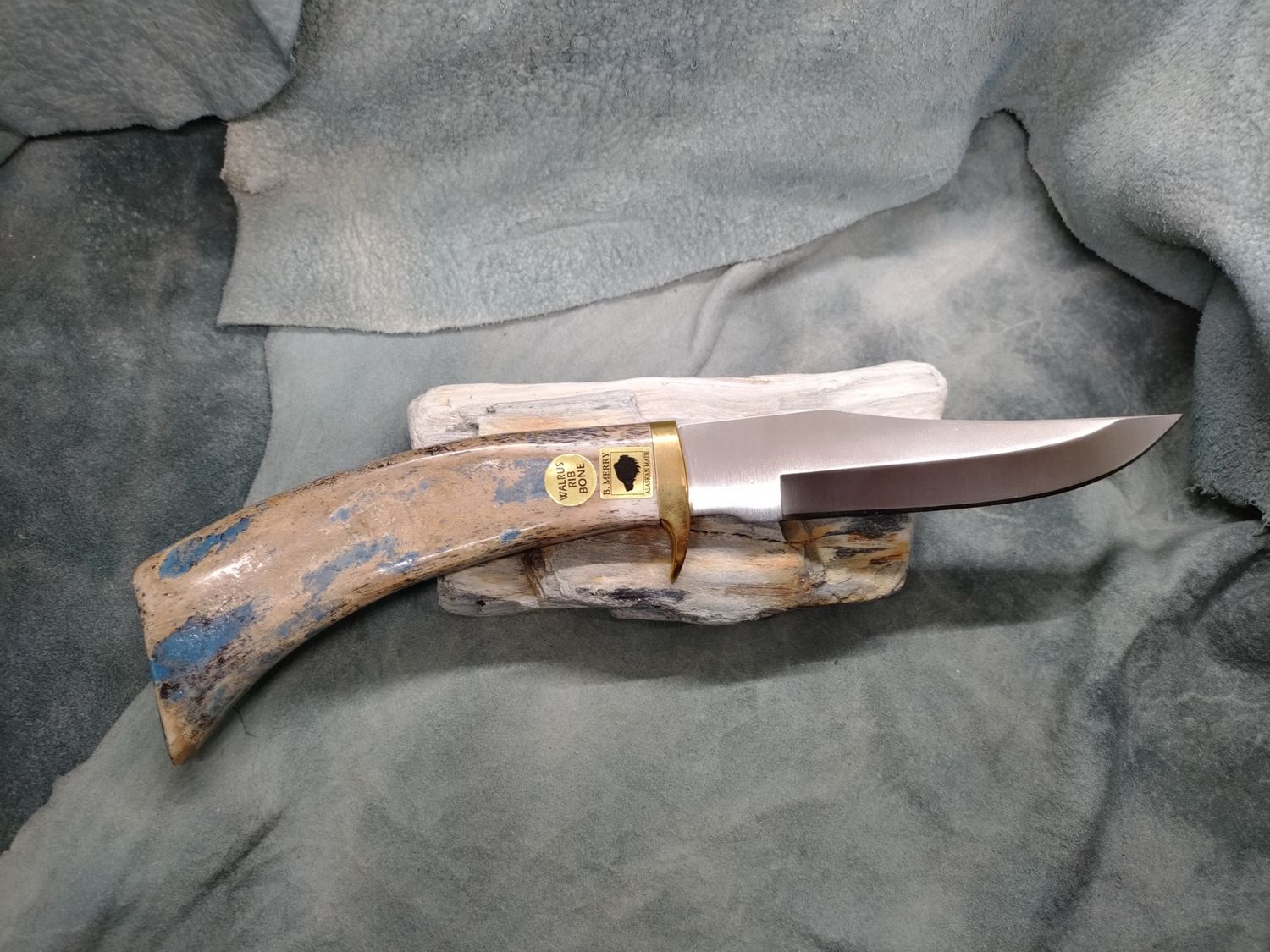 10&quot; Hunter with Fossilized Walrus Rib Bone handle