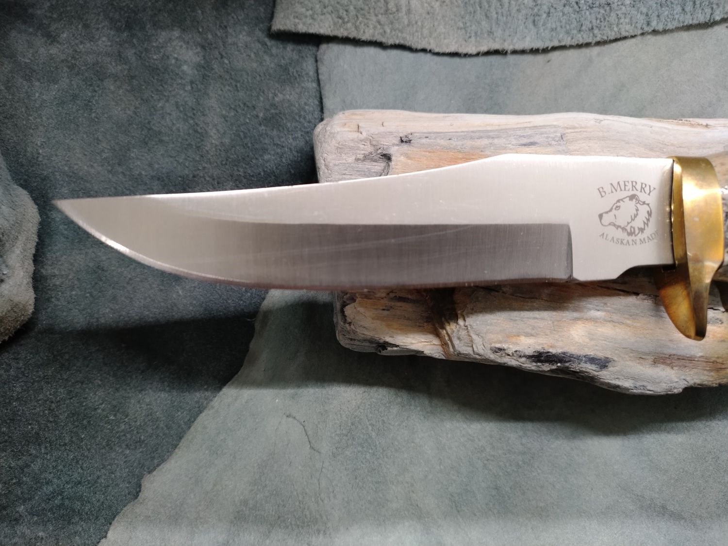 11.5&quot; Hunter with Fossilized Walrus Rib Bone handle