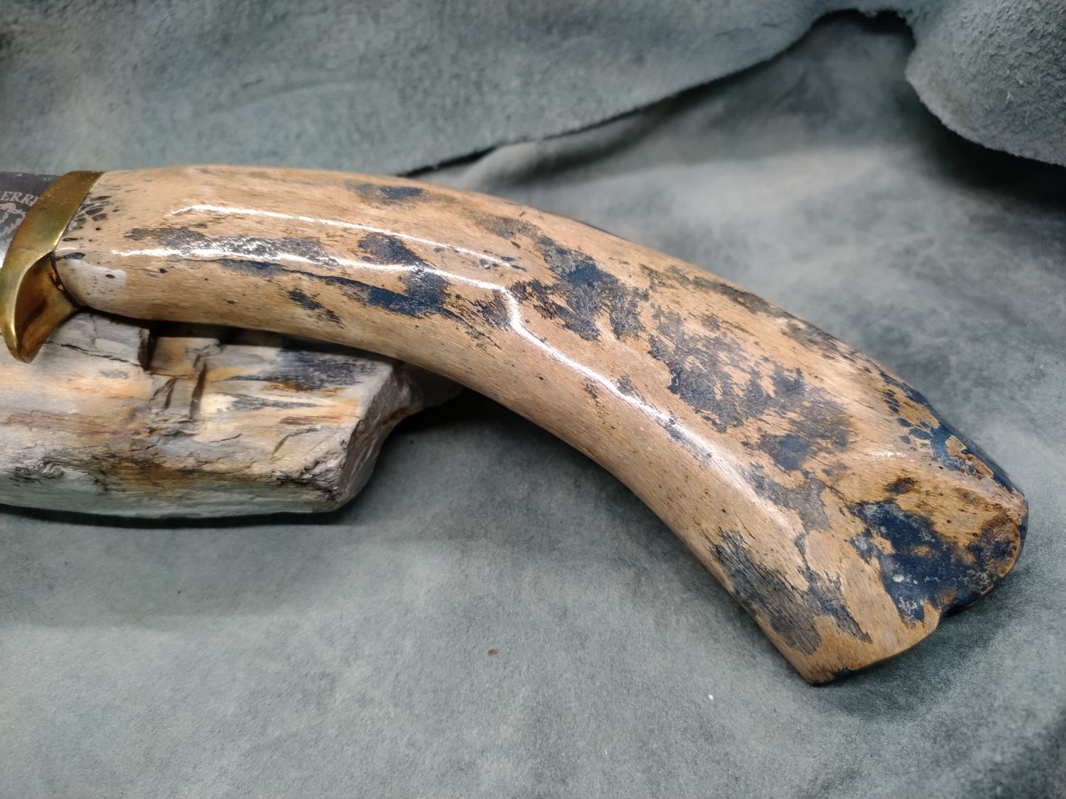 11.5&quot; Hunter with Fossilized Walrus Rib Bone handle