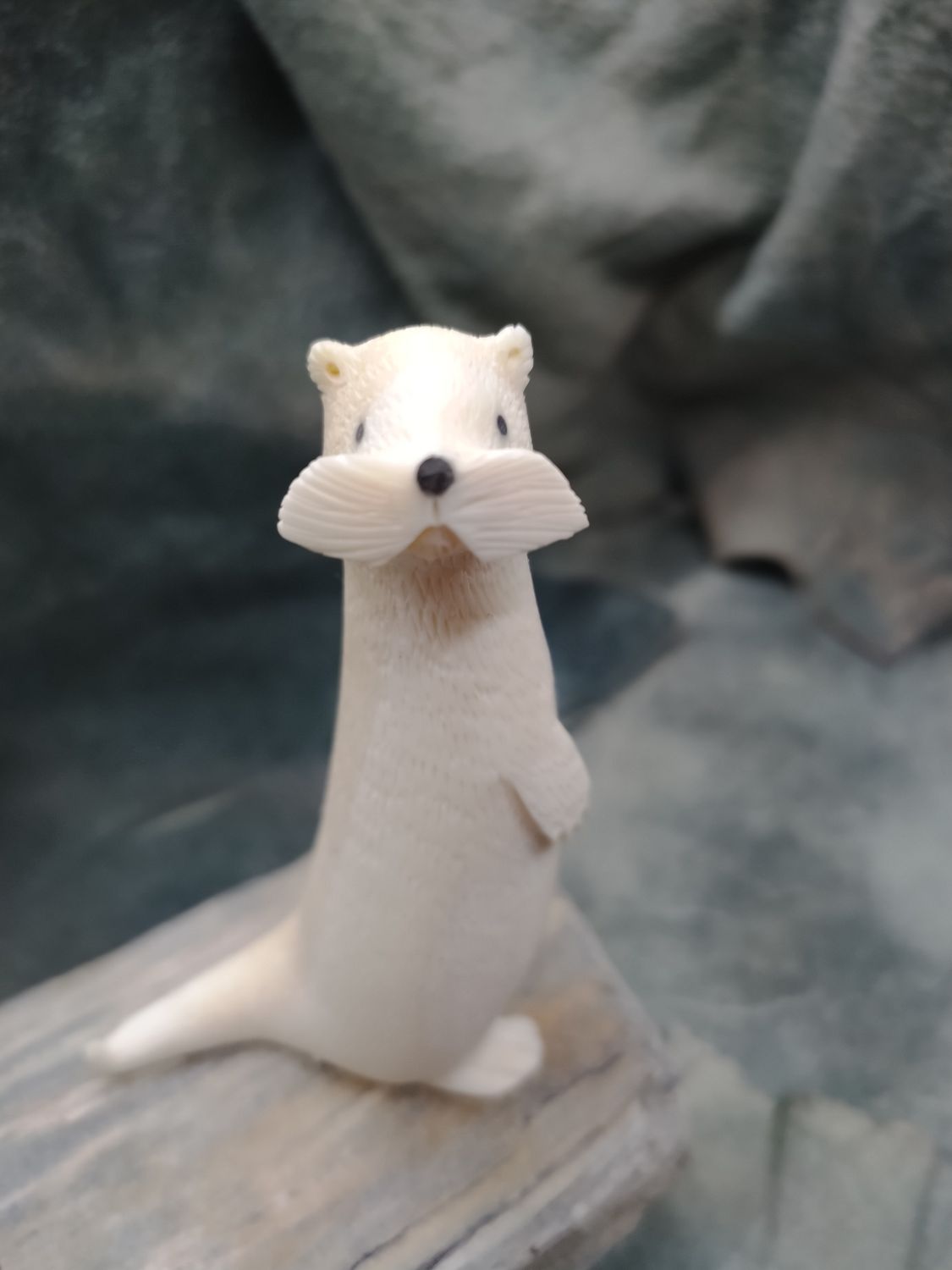 Standing Textured Otter 