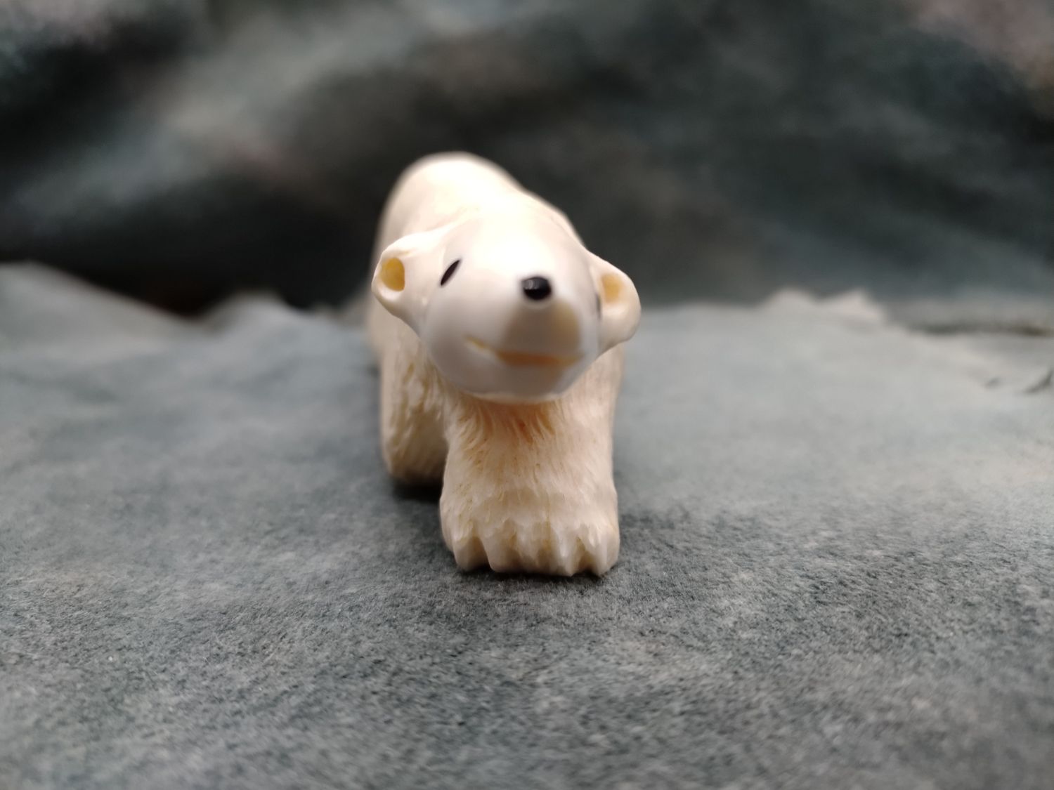 Walking Polar Bear 