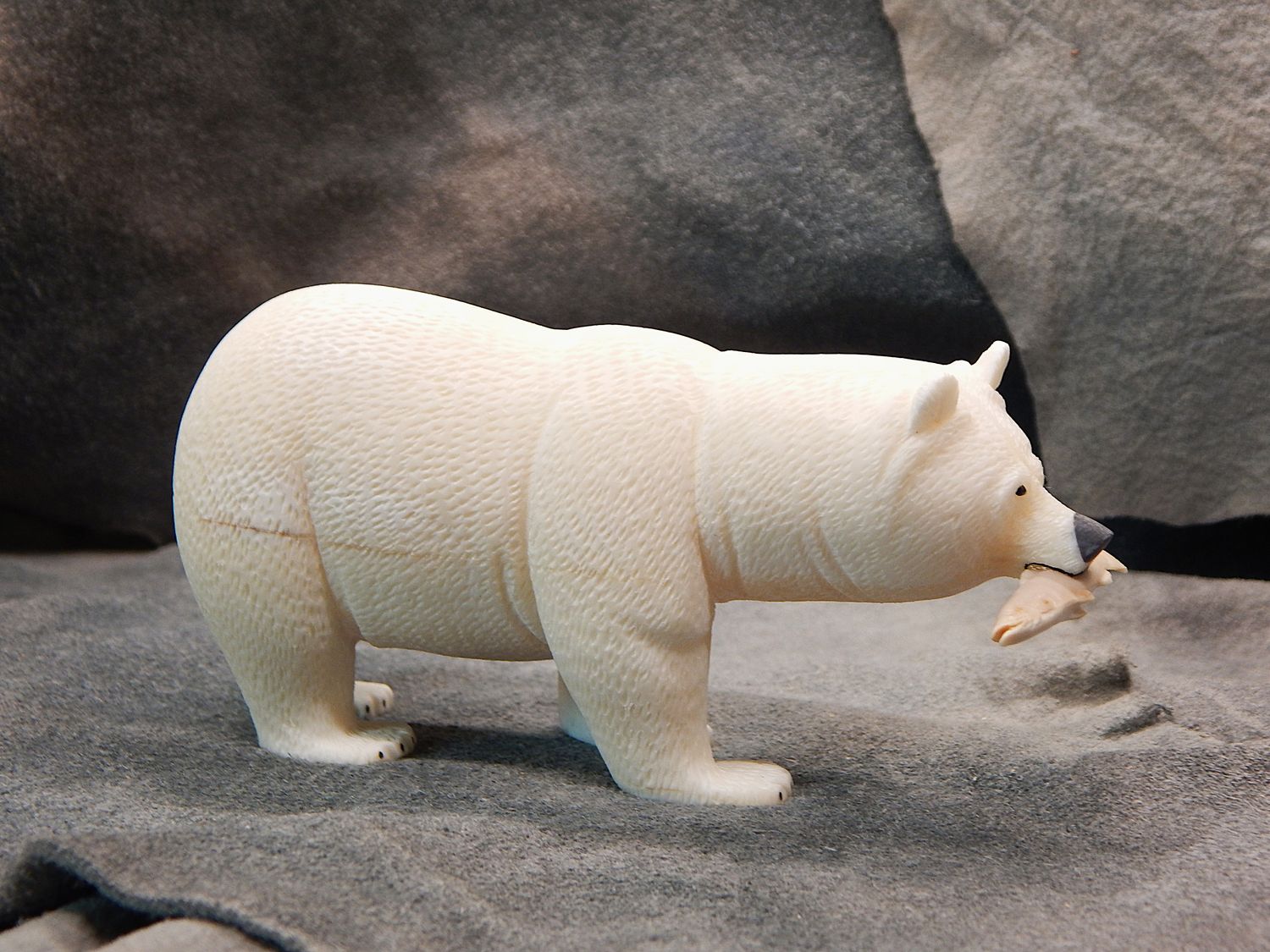 Textured Walking Grizzly with Fish
