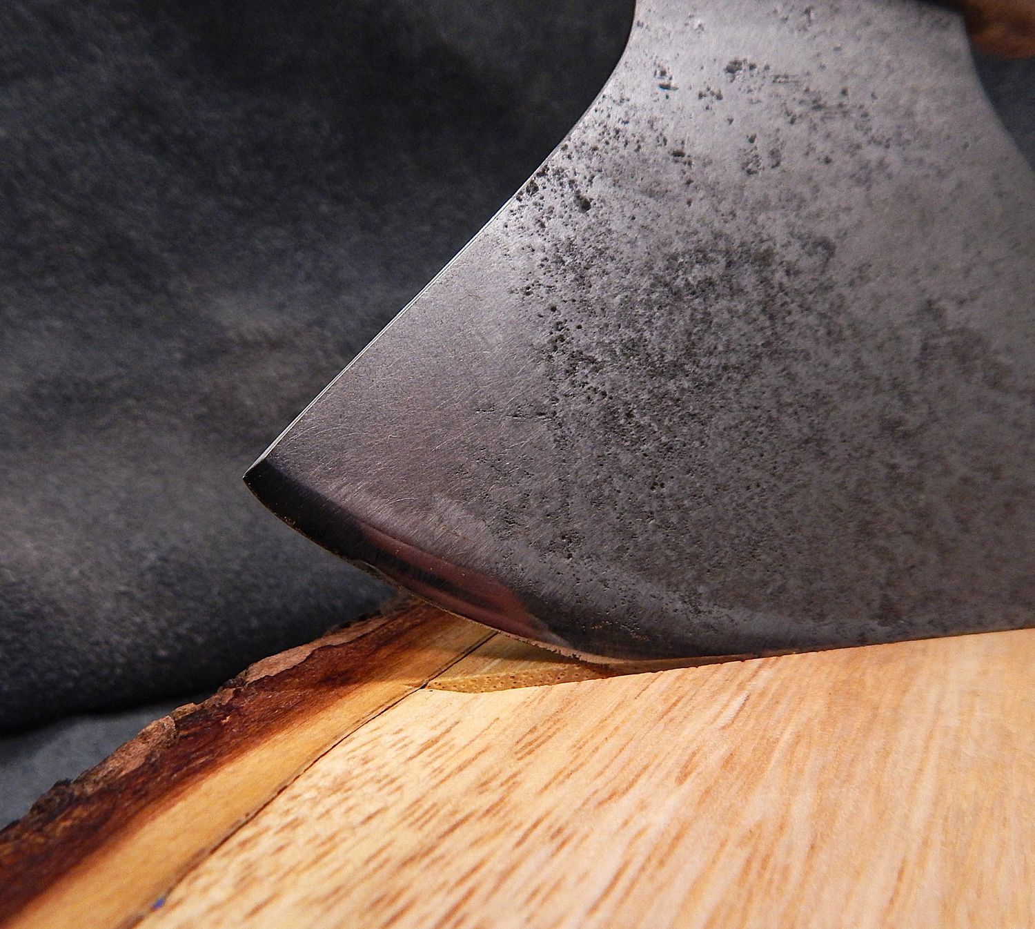 High Carbon Steel Fish River Ulu With Caribou Antler Handle