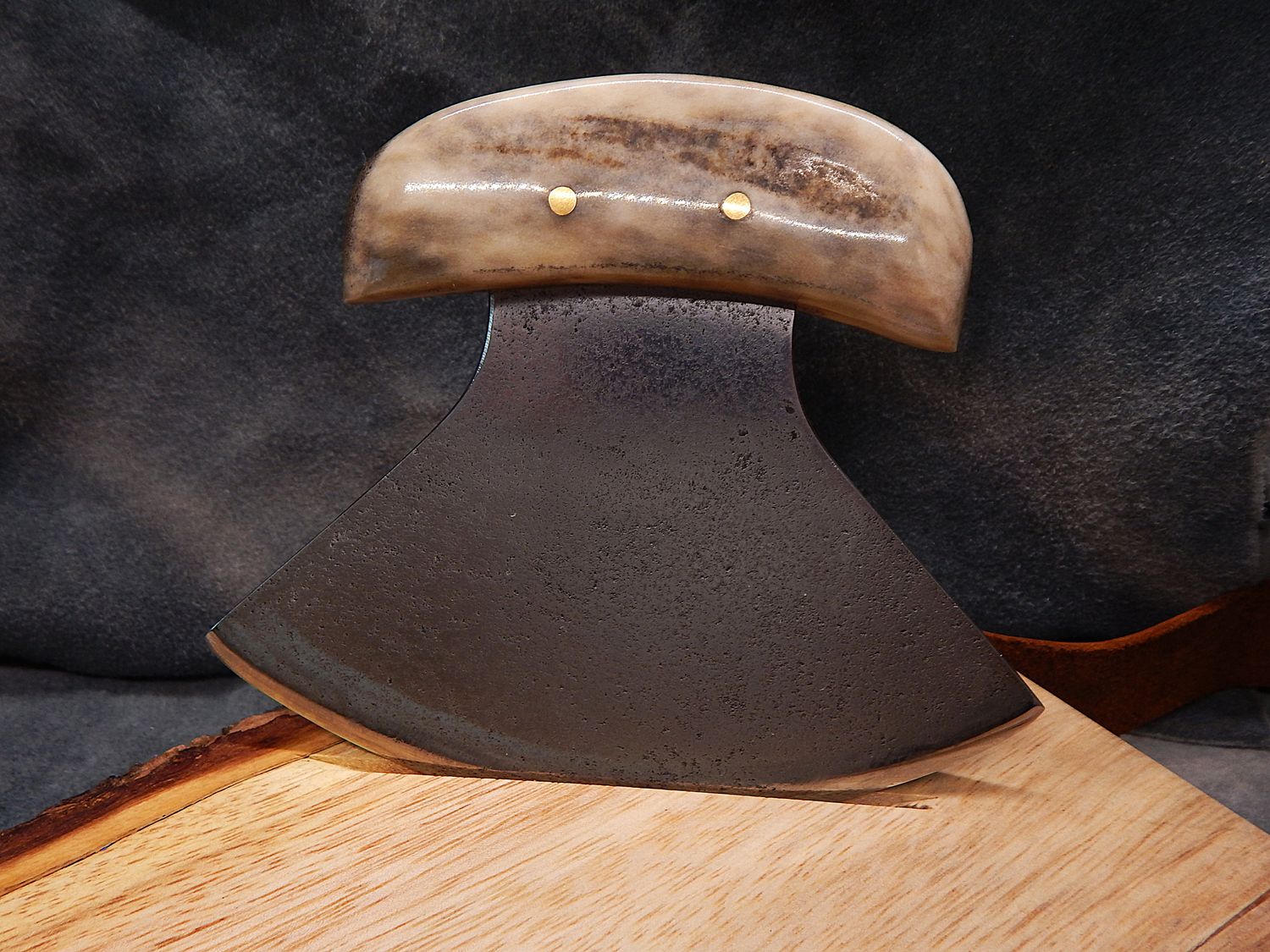 High Carbon Steel Fish River Ulu With Caribou Antler Handle