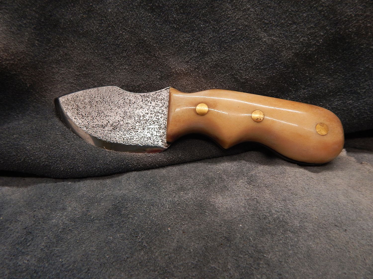 High Carbon Steel Short Skinner With Caribou Antler Handle