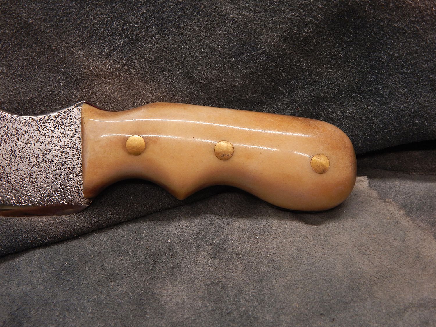 High Carbon Steel Short Skinner With Caribou Antler Handle