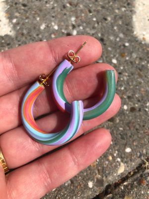 Pastel smooth hoops (medium)