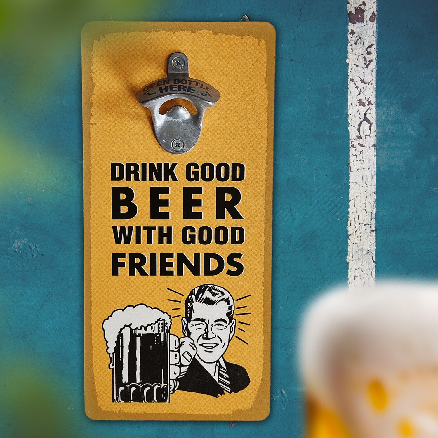 Настенная открывалка для бутылок Drink good beer with good friends