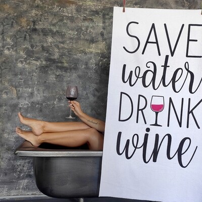 Рушник пляжний з принтом Save water drink wine, 150х70 см
