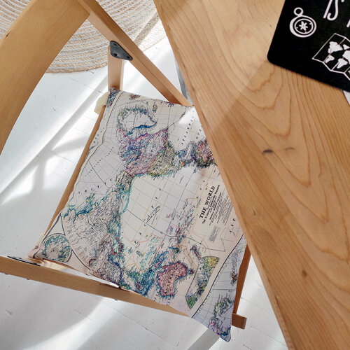 Подушка на стул с завязками Карта