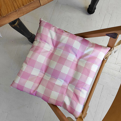 Подушка на стул с завязками Бело-розовые квадраты