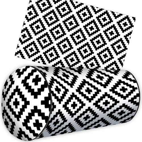 Подушка валик Чёрный геометрический ромб на белом фоне