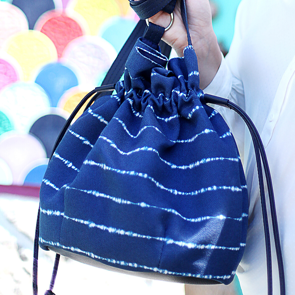Женская сумка мешок Torba Белые полосы на синем фоне