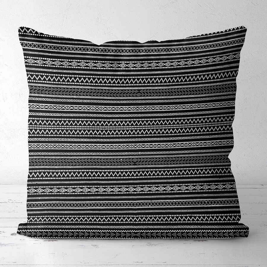 Подушка с принтом 30х30 см Черно-белый линейный орнамент