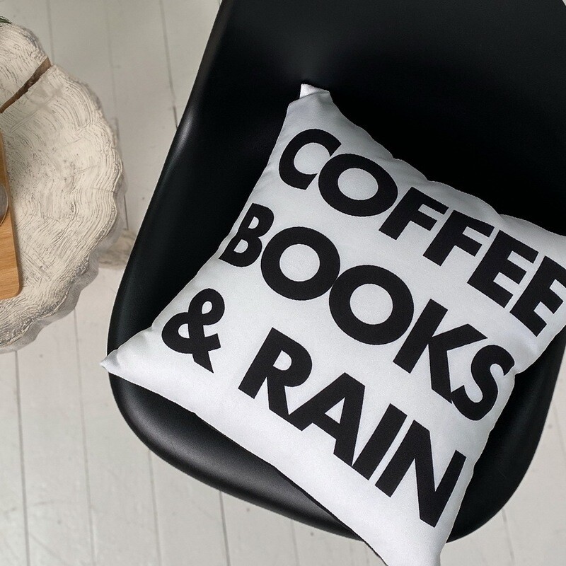 Подушка з принтом 30х30 см Coffee books & rain