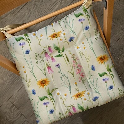 Подушка на стілець із зав'язками Ніжність в квітах