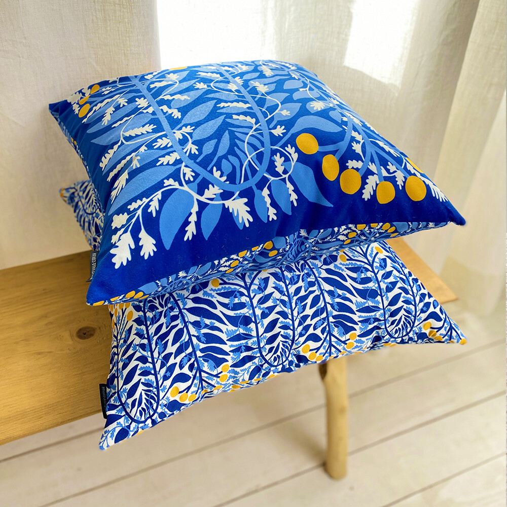 Подушка для дивана 45х45 см Калина на синем фоне