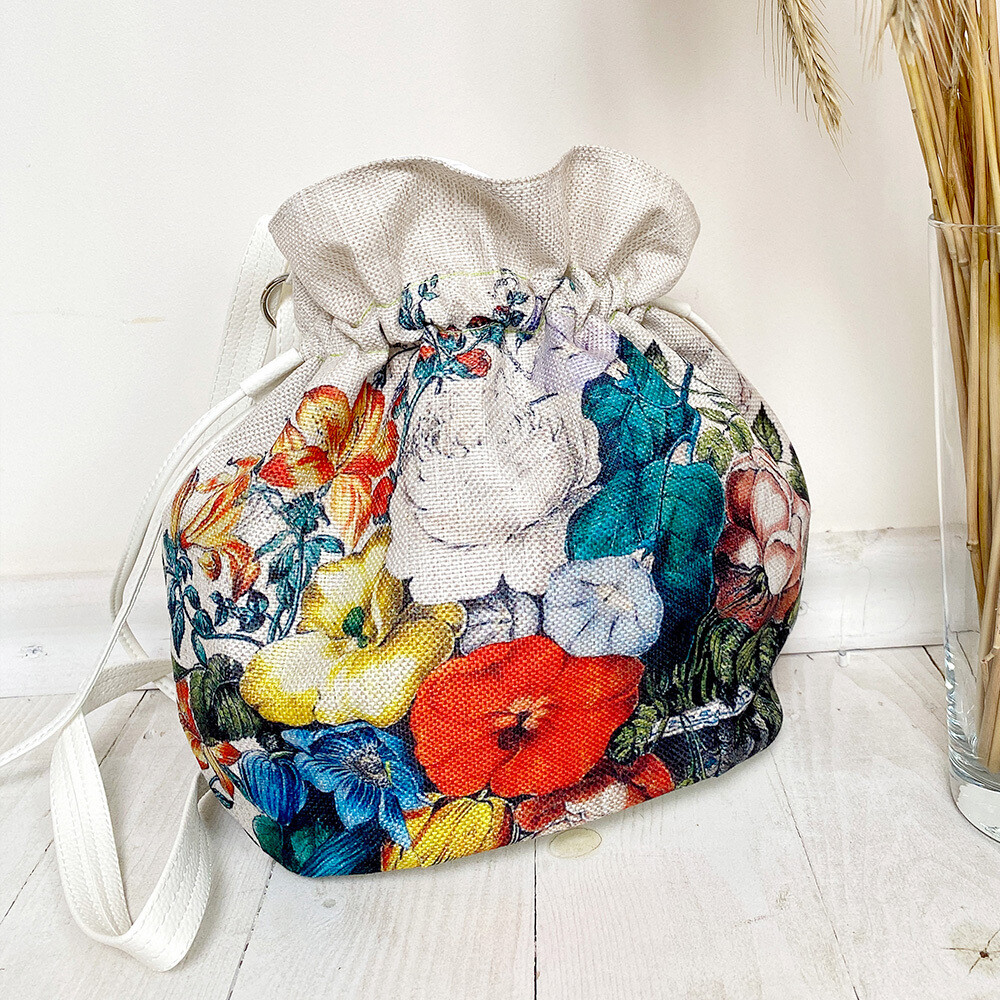 Женская сумка мешок Torba Яркие цветы на белом фоне