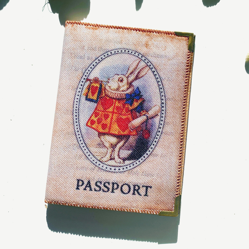 Обложка на паспорт Alice in Wonderland