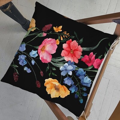 Подушка на стілець із зав'язками Букет квітів на чорному тлі