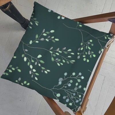 Подушка на стул с завязками Веточки на зеленом фоне