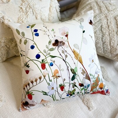 Подушка для дивана 45х45 см Нежность в цветах