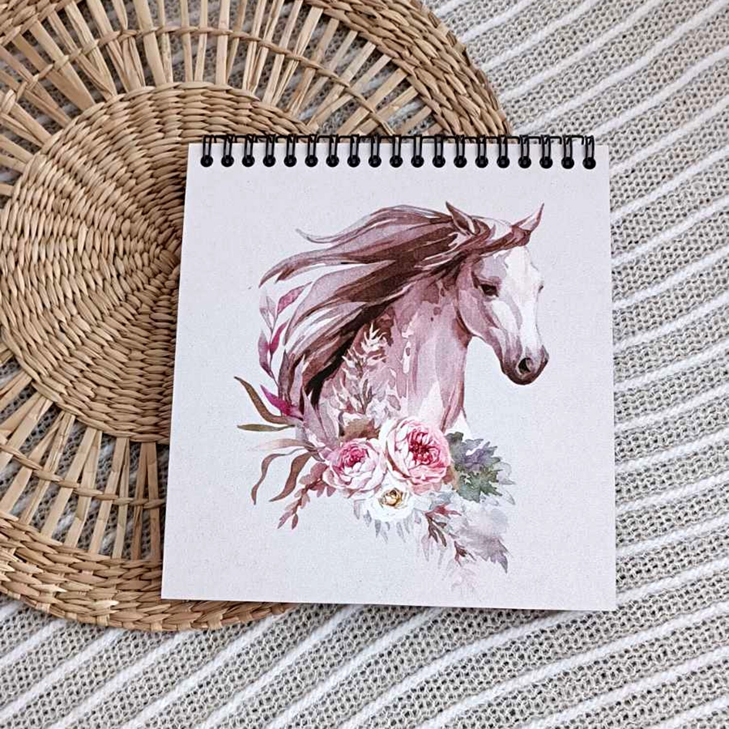 Блокнот Sketchbook (квадрат) Конь и цветы