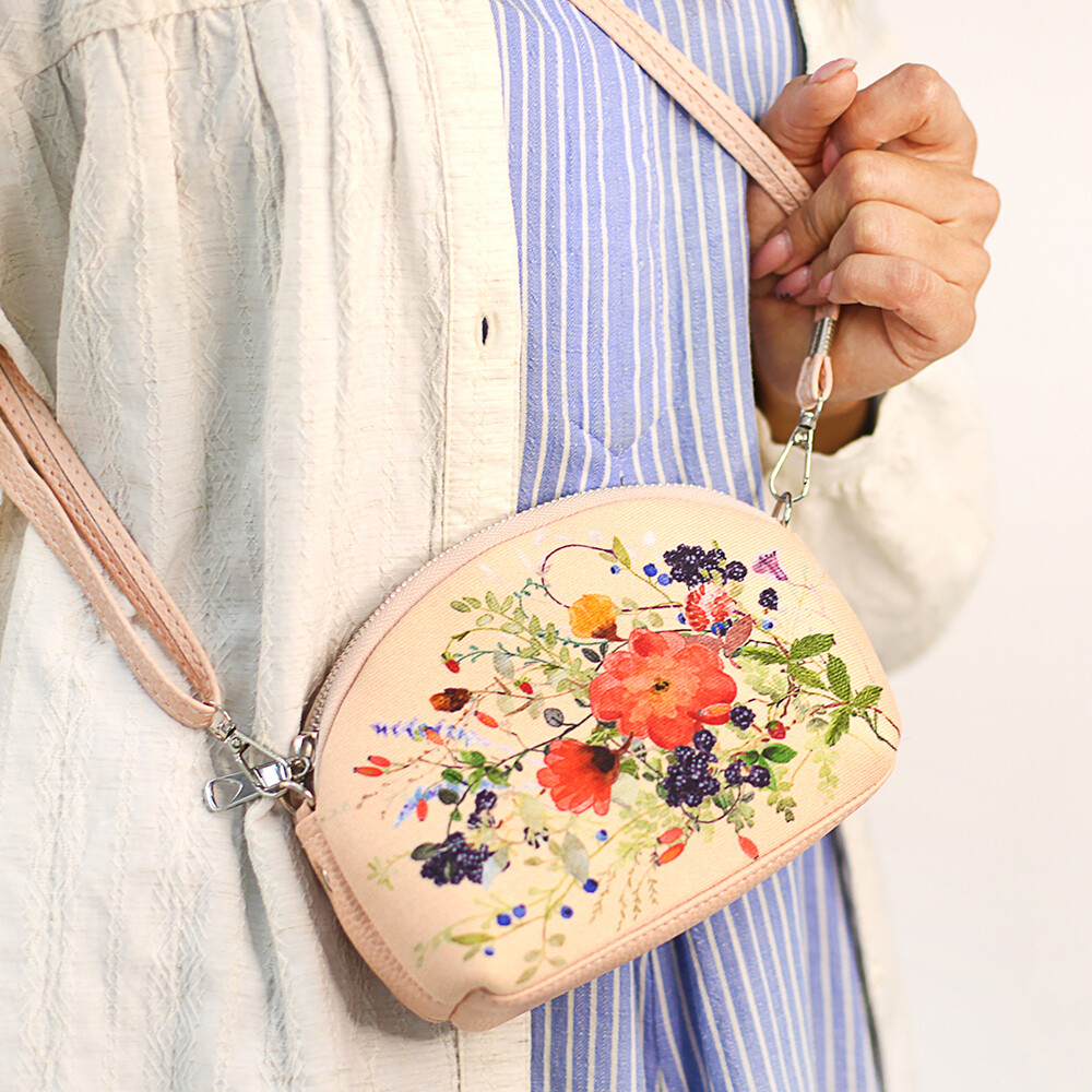Маленькая женская сумочка Coquette Цветы на пудровом фоне