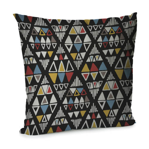 Подушка для дивана 45х45 см Різнокольорові трикутники на чорному фоні