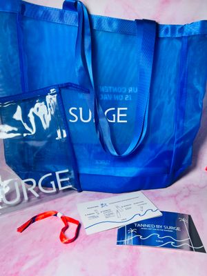 SURGE Glitter Tanning Oil (250 ml)