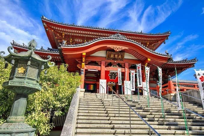 🍡Osu Food &amp; History Walking Tour – Hidden Temples, Local Flavors