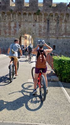 Tuscan Natural pools eBike tour + wine tasting in a local winery